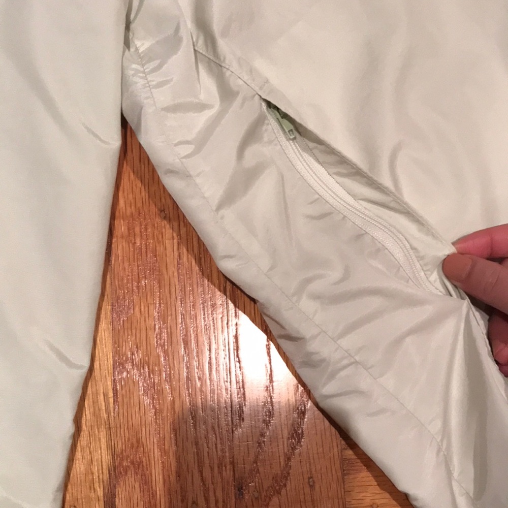 Windbreaker - Picture 4 of 4